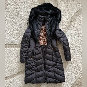 Black Winter Puffer Coat with Faux Fur Hood Trim